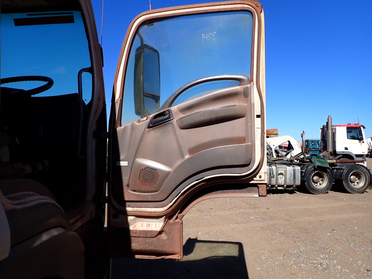 P3240039__68006.1743054468.jpg FVZ Isuzu 1400 2010 - Image 1